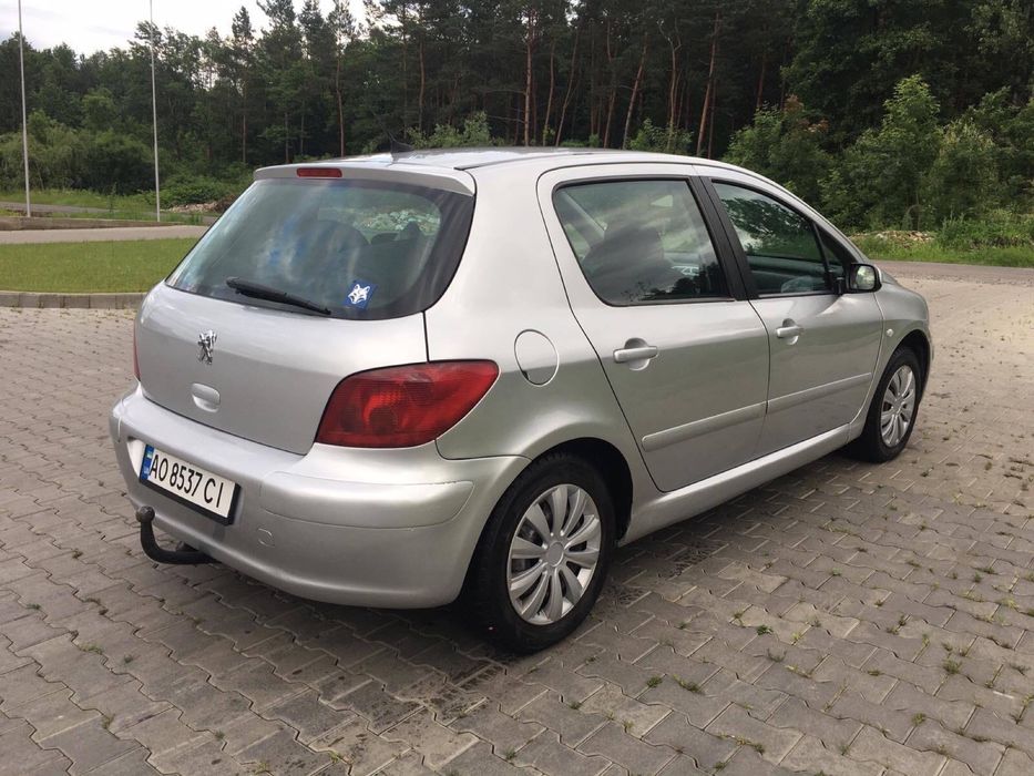 Автомобіль Пежо 307 / Pegout 307