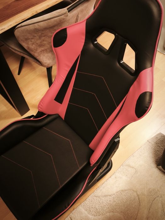Zestaw wyścigowy kierownica Thrustmaster T248 , fotel gamingowy