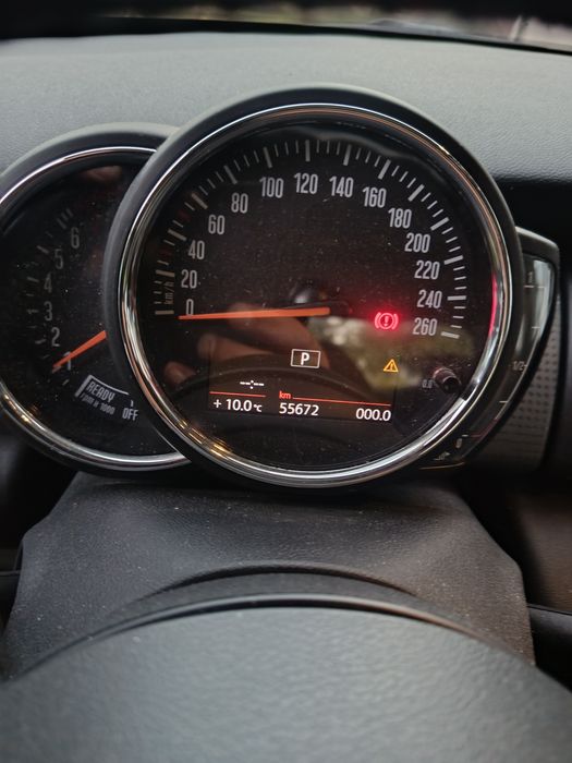 Sprzedam Mini Cooper lekko uszkodzony niski przebieg