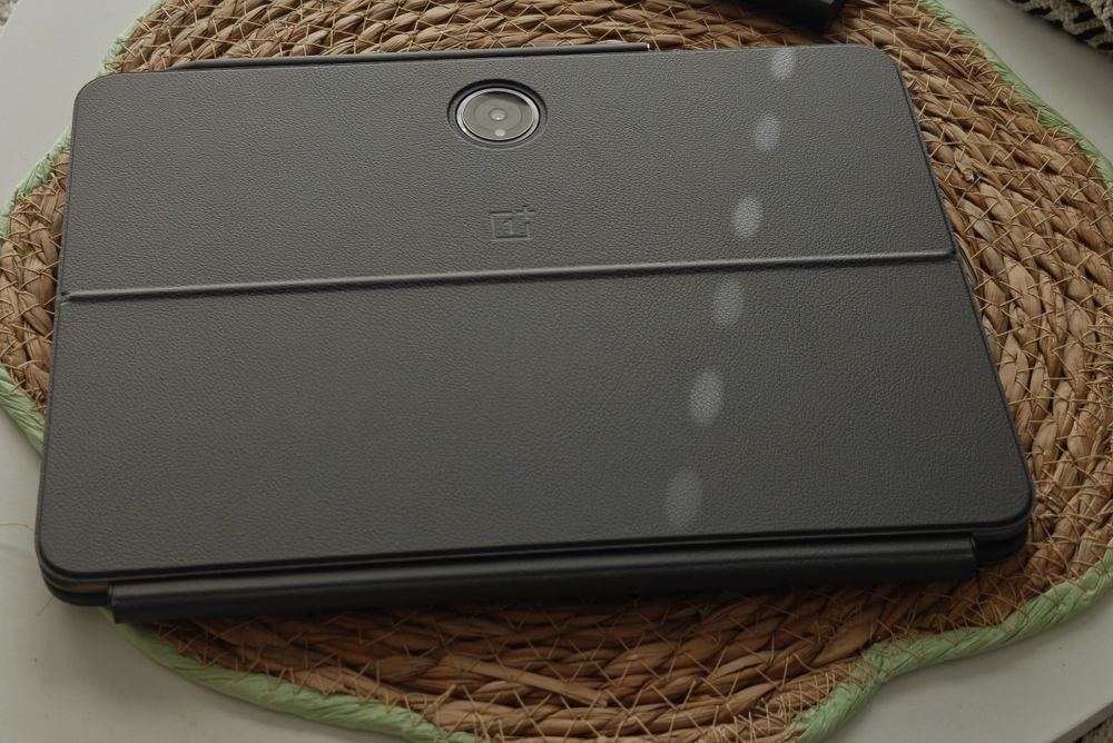 OnePlus Pad 2 z klawiaturą oraz rysikiem