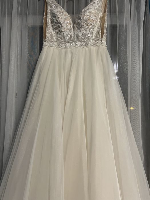 Suknia ślubna błyszcząca