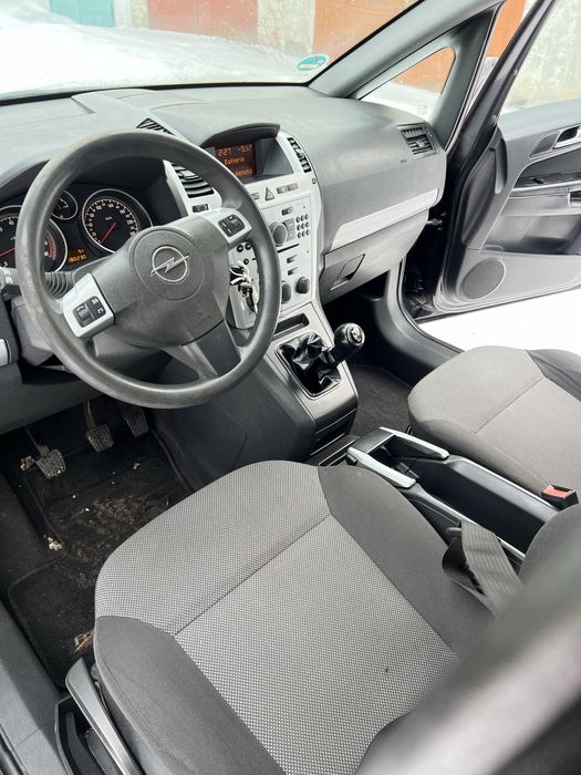 Свіжопригнаний Опель Зефіра з Німеччини