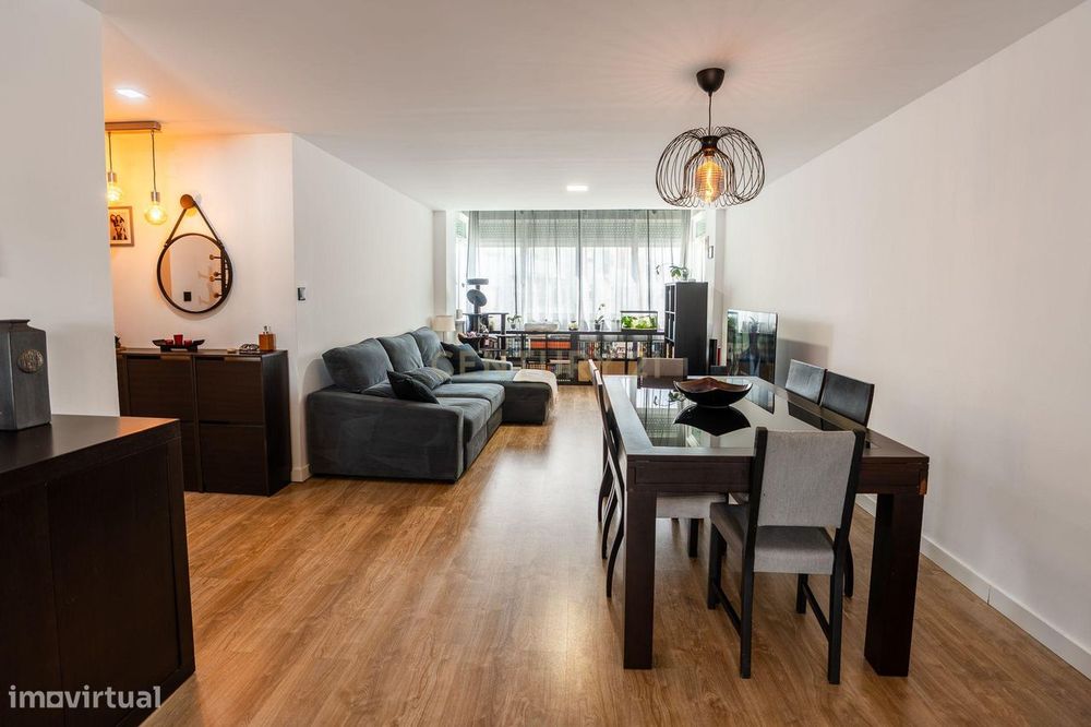 Apartamento T3 Totalmente Remodelado | 114 m² | Suite | Open Space | C