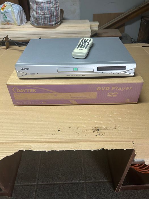 Leitor DVD novo marca Daytek