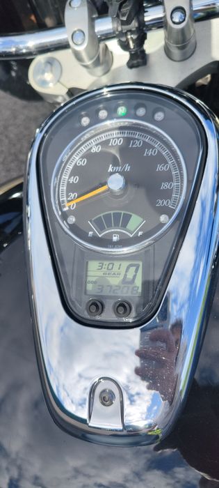 Suzuki Intruder C 800