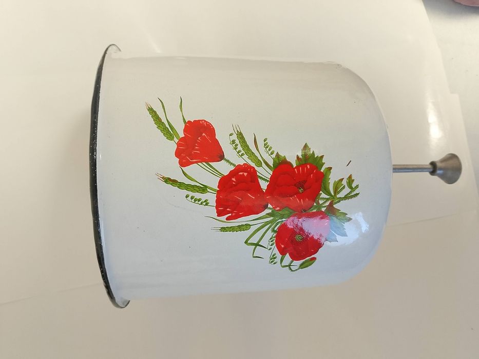 Металевий емальований рукомийник з візерунком червоні маки для дачі або приватного будинку