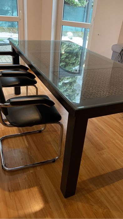 Stoł drewniany ze szklem