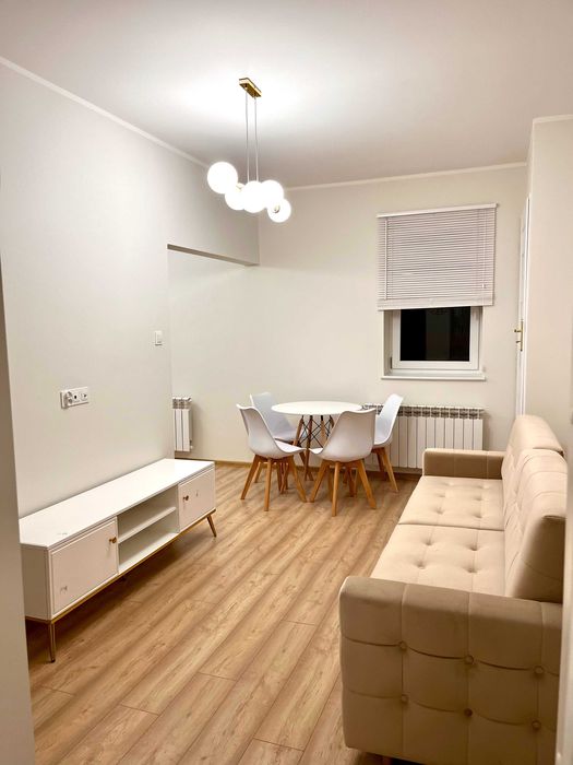 Bezczynszowe mieszkanie po remoncie w domu jednorodzinny/Parking/Ogród