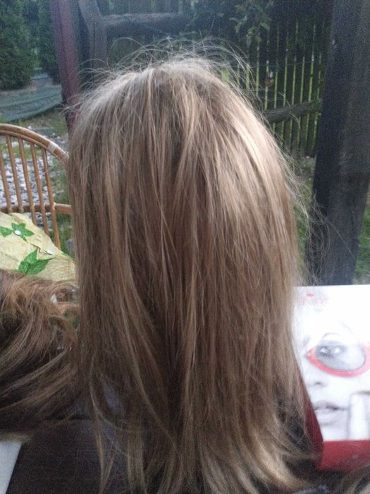 Sprzedam peruki naturalne.