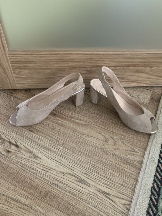 Skorzane jasne buty na obcasie 41 wiosna lato