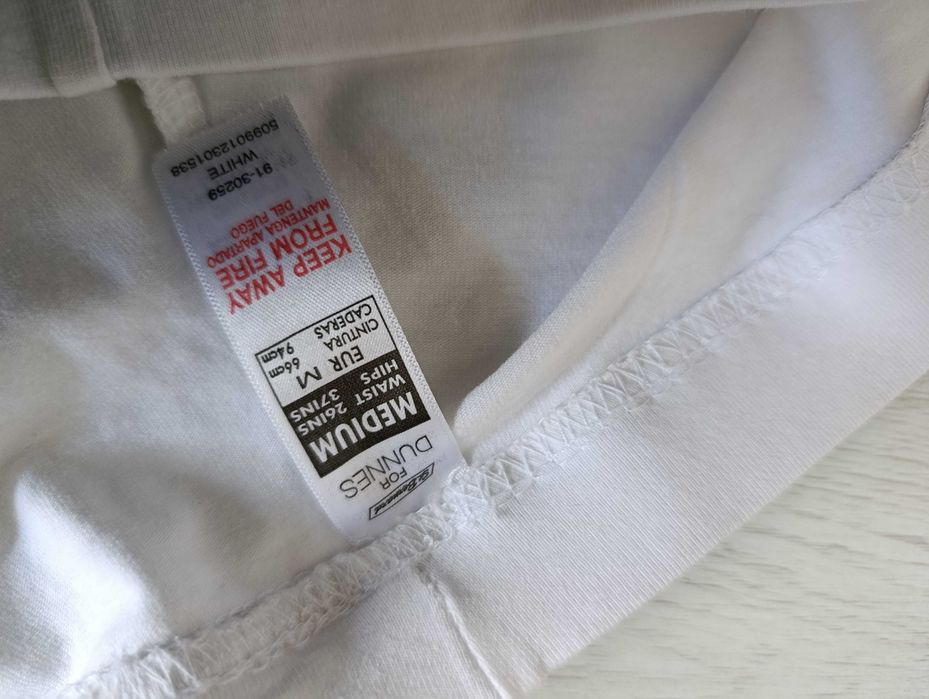 bawełniane krótkie białe legginsy 3/4 za kolano M/L na gumce rybaczki
