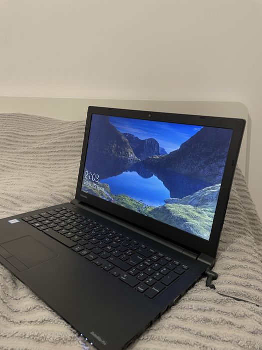 Toshiba Satellite Pro R50-E | Intel Core i3-7020U | 4 GB RAM | 500 GB | Stan jak nowy