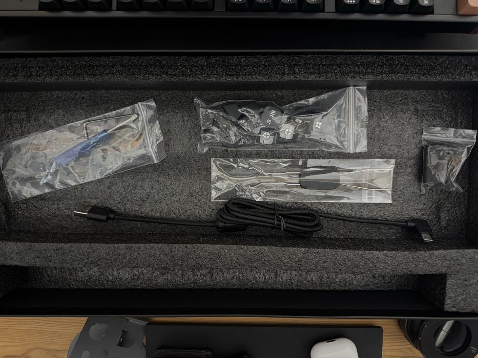 Vendo teclado KEYCHRON K10 HE edicão especial