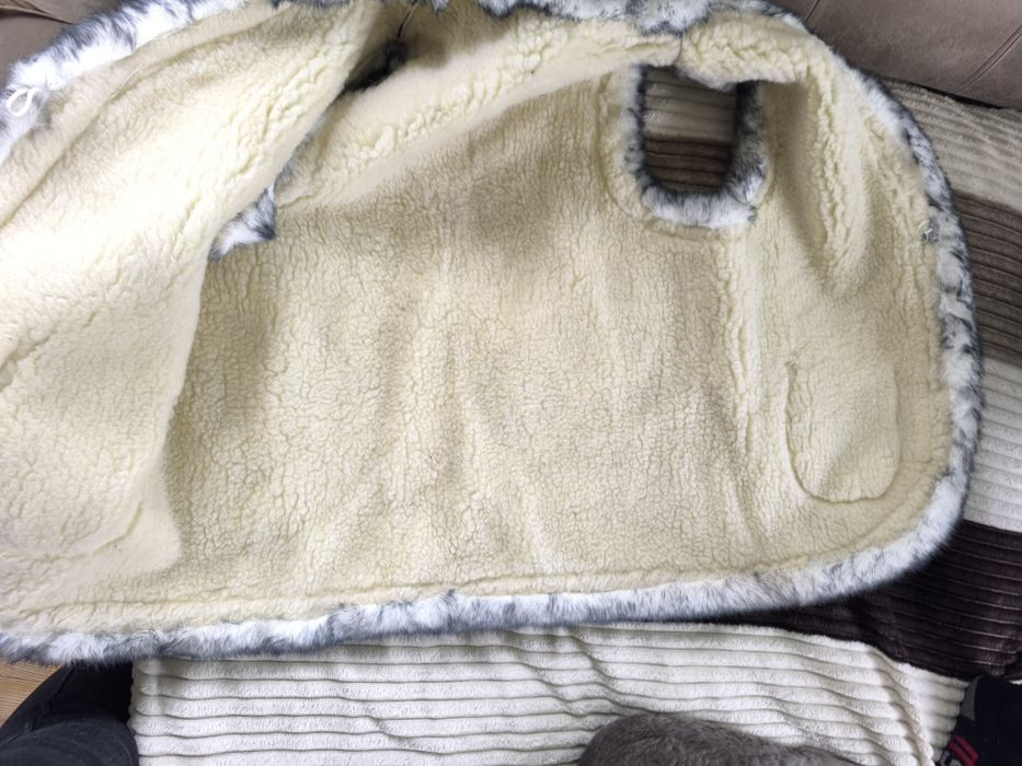 Безрукавка на овчині