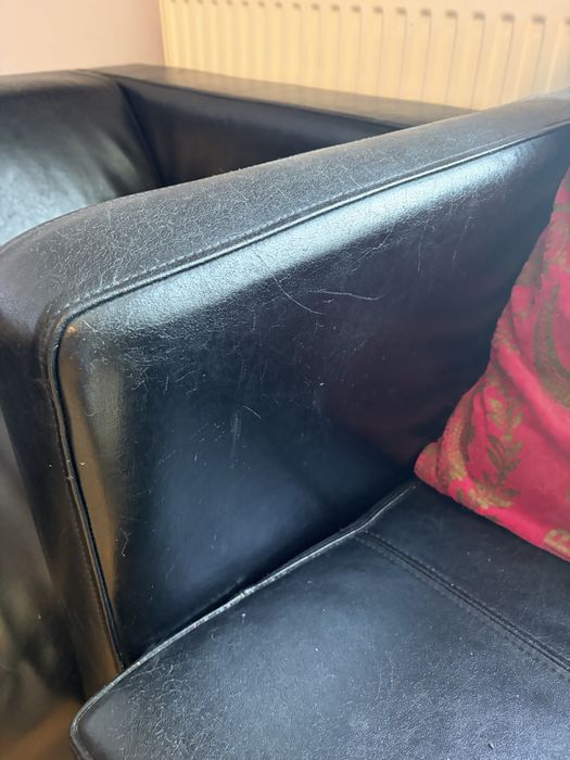 Czarna kanapa fotel Ikea z eko skory