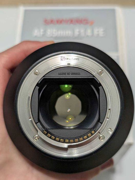 Samyang AF 85mm f/1.4 FE Lens (Sony E-Mount)