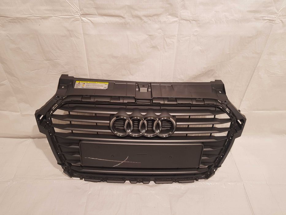 Atrapa grill przedniego zderzaka przód 8XA lift Audi A1 14-18 lift