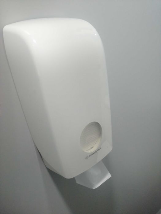 Dispensadores de Toalhas de Papel de mãos , papel higiénico e sabonetede Papel Kimberly-Clark Aquarius (Como Novos)