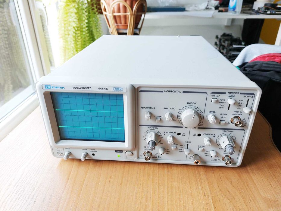 Oscyloskop analogowy GWinstek 2-kanałowy 30 MHz (3)