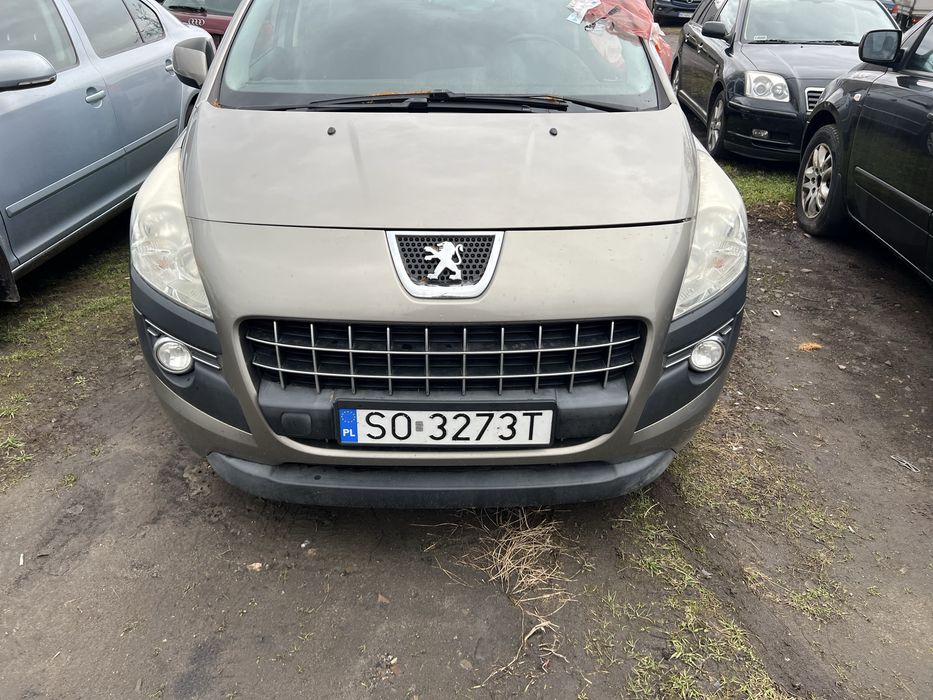 Продам передній бампер до Peugeot 3008