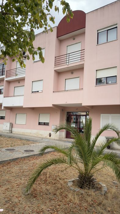 Apartamento t2 rc com logradouro comum