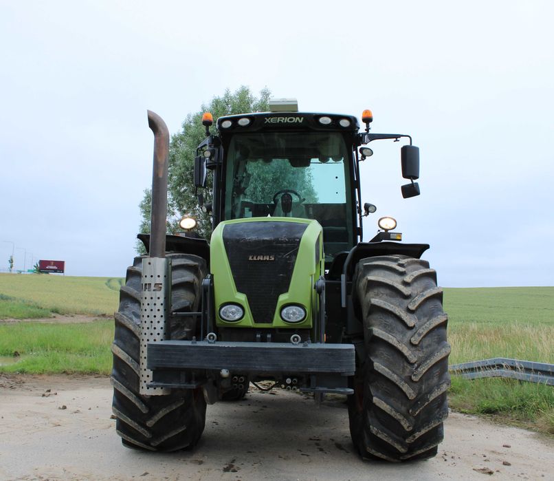 Ciągnik rolniczy Claas Xerion 3300