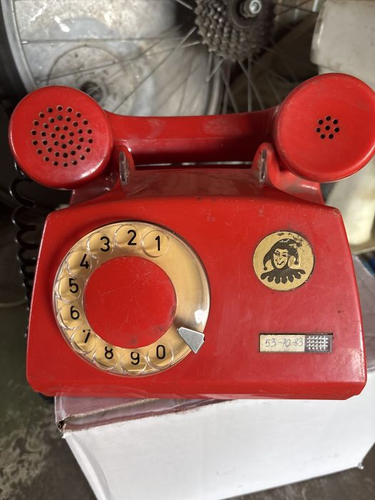 Telefon PRL retro