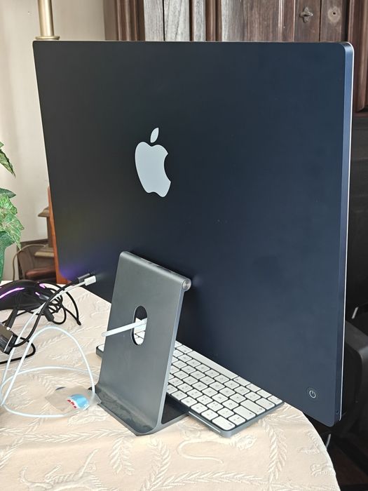 iMac 24" M1 2021 — 8GB RAM — 256GB SSD — Azul
