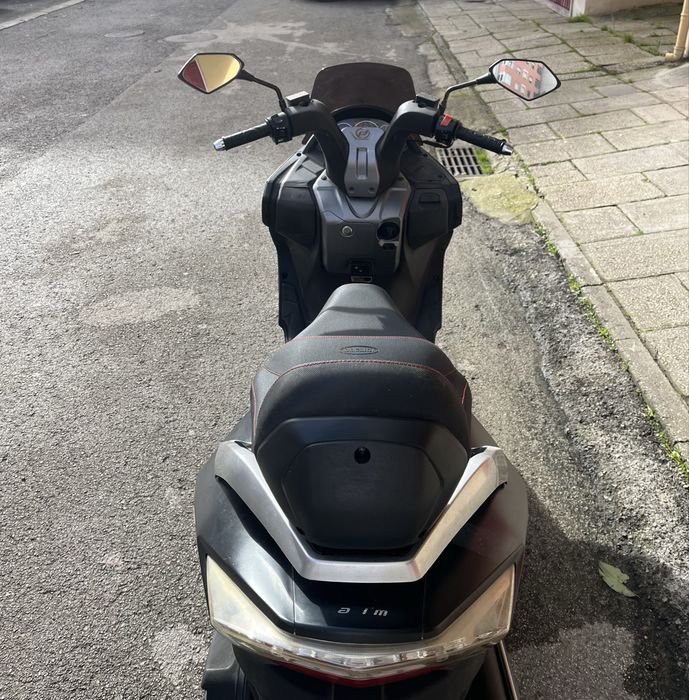 Daelim S3 125 Preta – 2014 | 22.000 km