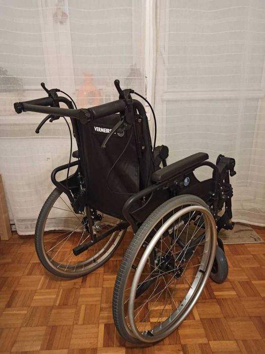 Wózek inwalidzki Vermeiren D200 30