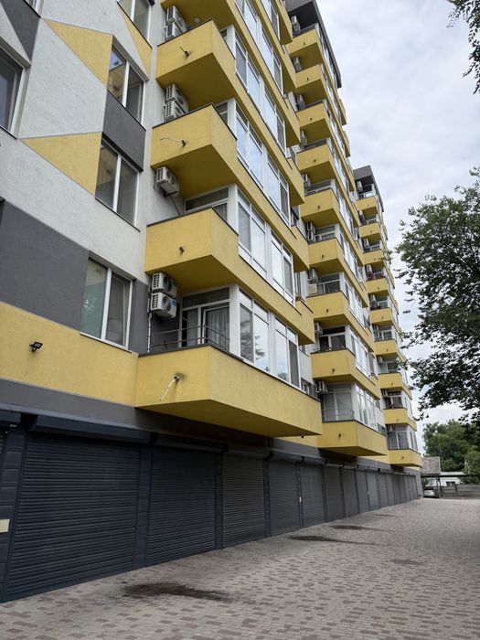 Продаж 2 к квартира, район Косіора  ,жк Хмельницький , вул.Богдана Змельницького ,11 а .
