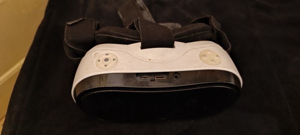 VR Glasses with Controller64309667993347123