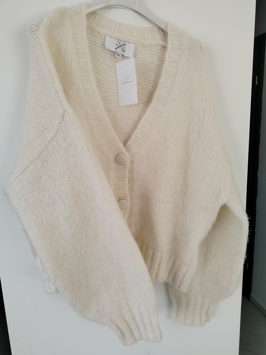 Sweter guziki kremowy uni
