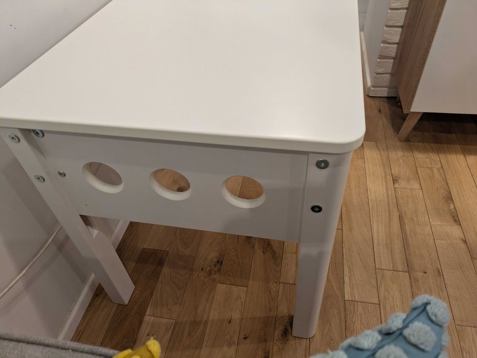 Stół FLEXA dla dziecka – solidny, biały, z szufladą