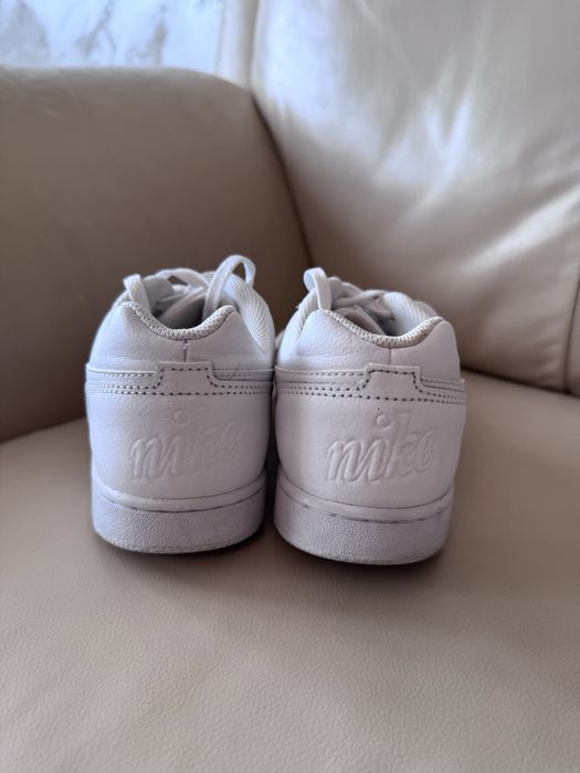 Шкіряні білі кросівки Nike Ebernon Low оригінал р. ⁠39 / Жіночі кеди найк