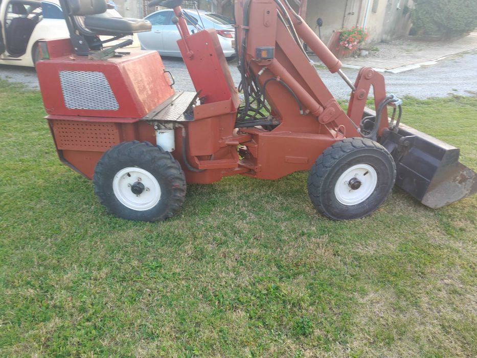 Mini ładowarka Ł52