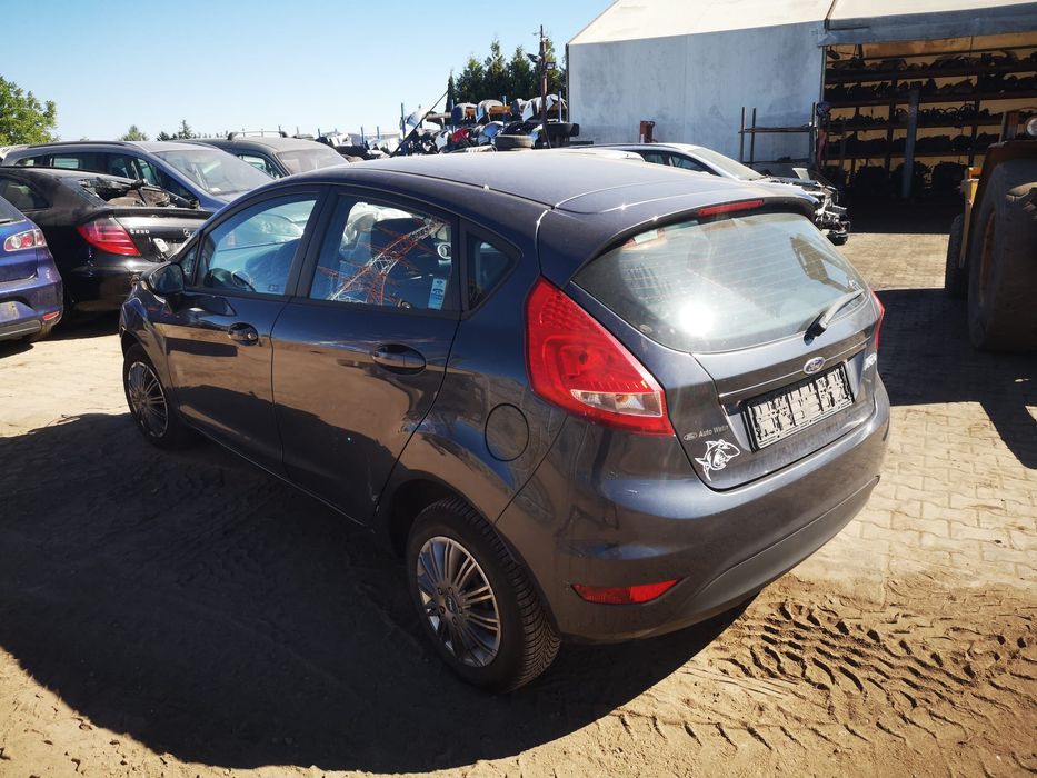 Klapa bagażnika zderzak tył drzwi Ford Fiesta mk7 ja8