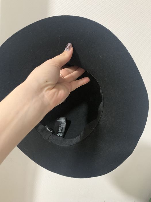 Капелюх жіночий класичний