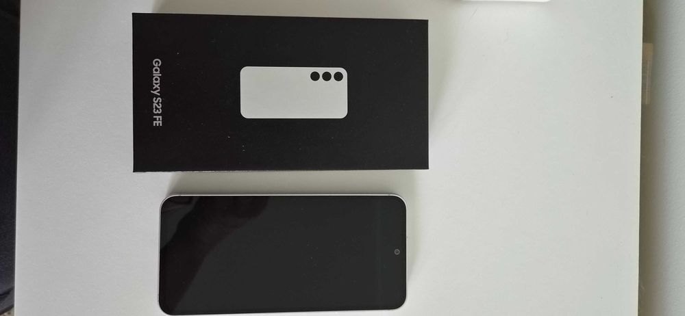 Smartfon Samsung Galaxy S23 FE