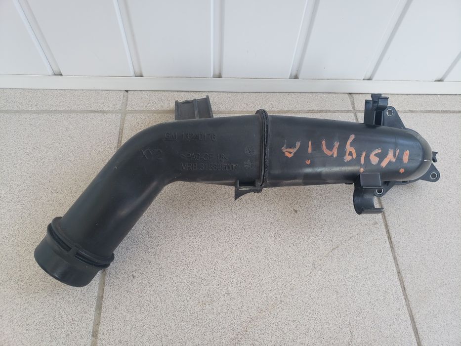 Патрубок інтеркулєра Opel Insignia 2.0