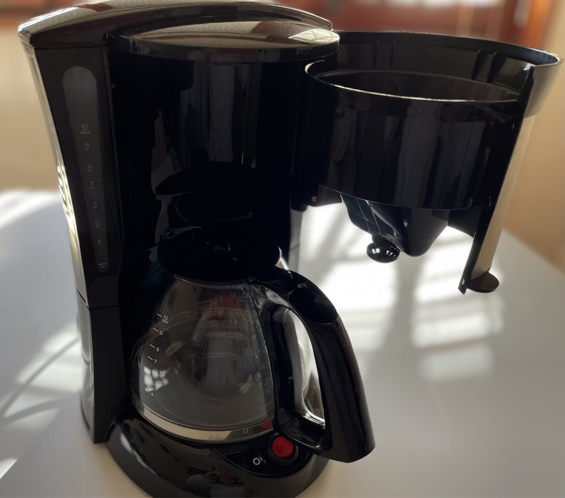 Cafeteira elétrica para 10 chávenas
