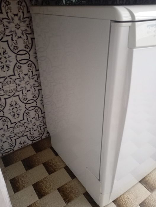 Máquina de lavar loiça Indesit