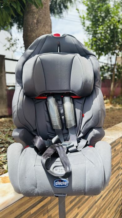 Cadeira Auto Chicco Neptune 9-36 kg + Adaptador isofix - Bom Estado