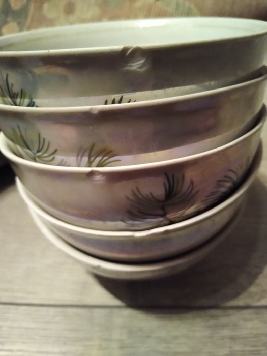 Zestaw pięciu miseczek w leśne wzory