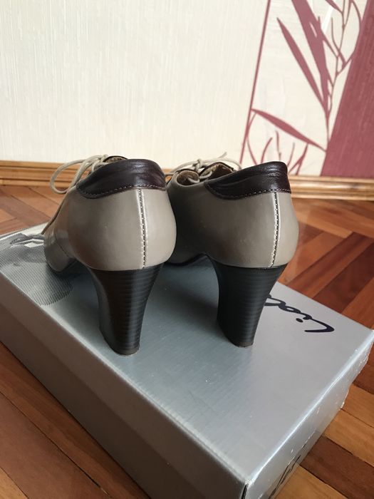 Продаються шкіряні туфлі