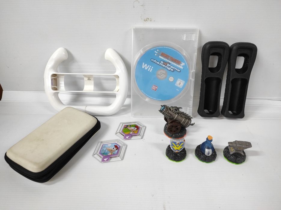 Wii / Nintendo - jogo / figuras / acessórios