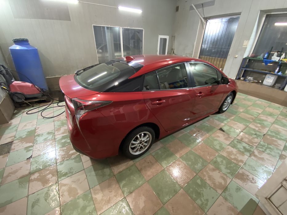Аренда авто Toyota Prius, Авто в оренду. Аренда Приус.
