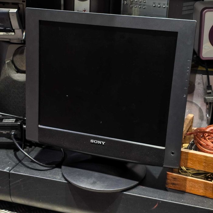 Monitor LCD Sony SDM-HX73 – 17″