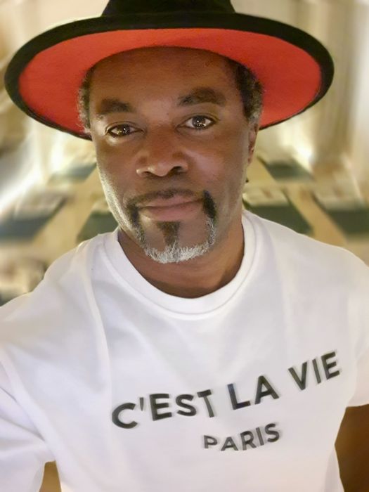 Uzdrowicielski Dotyk i Masaż Tajski z Olejkami