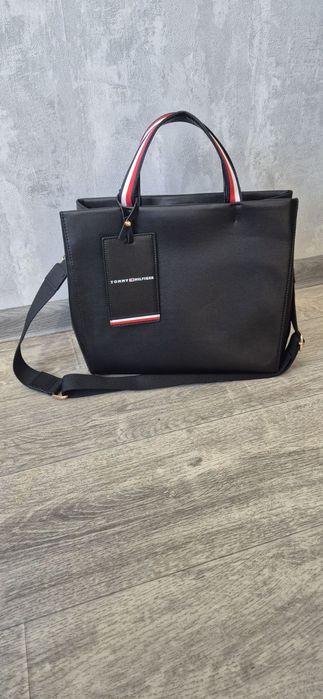 Продам  сумку Tommy